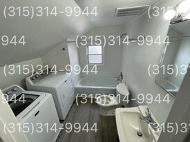 Building Photo - 211 Russell Ave