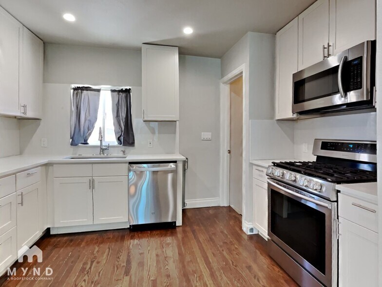 Building Photo - 2915 Sheridan Boulevard