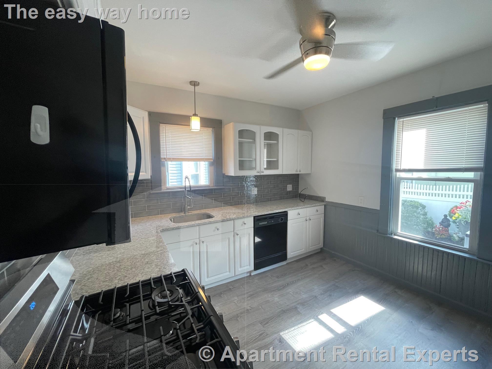 Building Photo - 4 Ossipee Rd