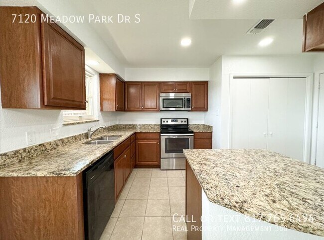Building Photo - Freshly updated North Richland Hills home ...