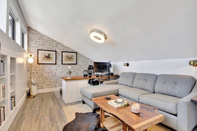 Building Photo - 13400 Bedford Mews Ct