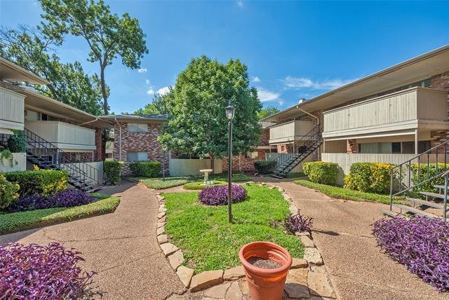 Building Photo - 7812 Royal Ln