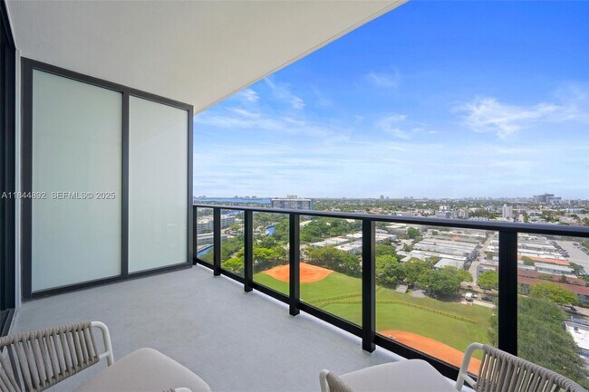 Building Photo - 580 72nd St