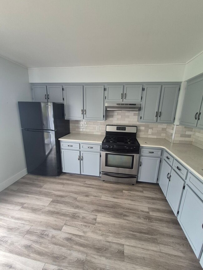 Building Photo - 3581-3583 Peck St SW