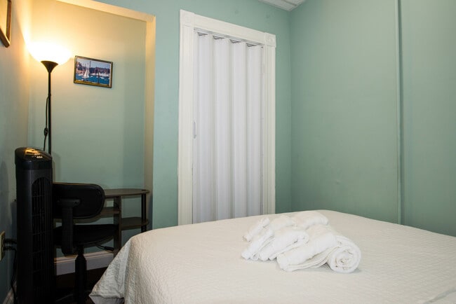 Building Photo - 42 Everett St