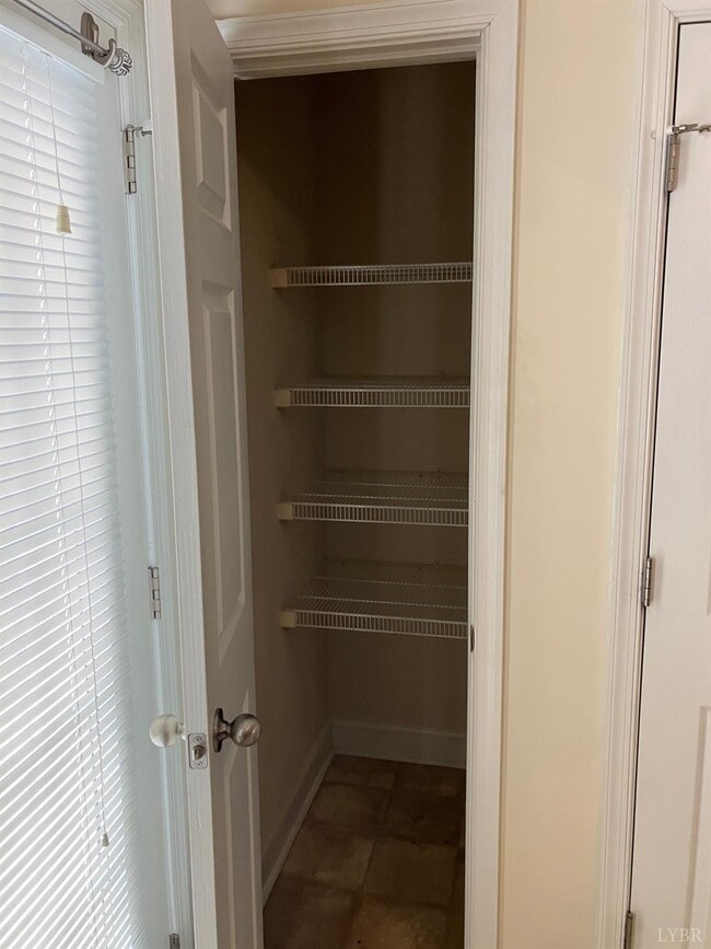 Building Photo - 1600 Wards Ferry Rd