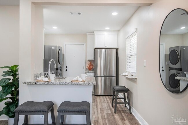 Building Photo - 3081 N 16th Ave