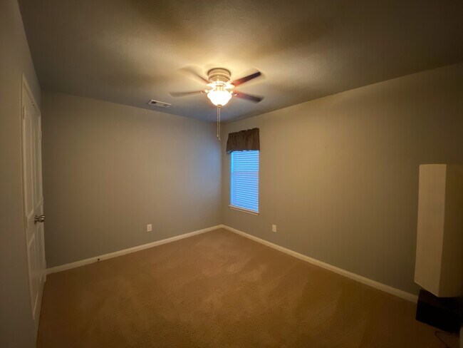 Building Photo - Single Family Home in Falcon Pointe | Chin...