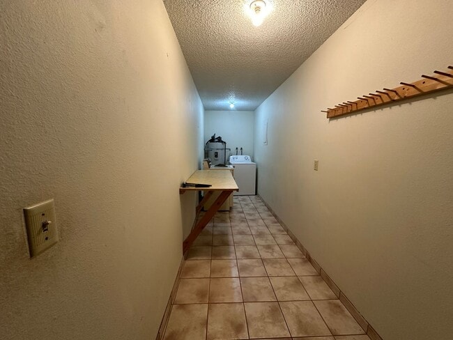 Building Photo - 3 Bedroom Condo for Rent - Hood River