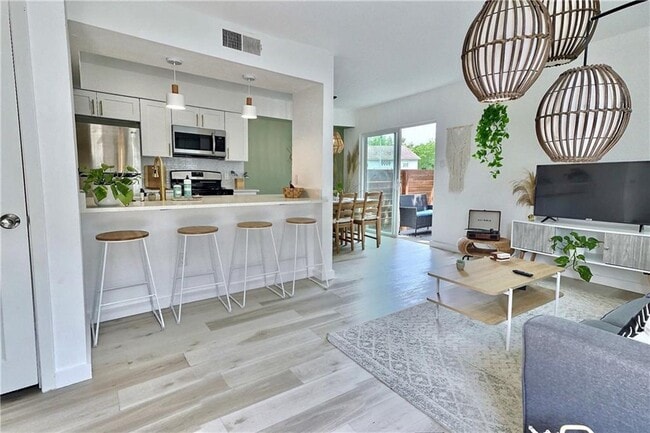 Primary Photo - 1307 Southport Dr