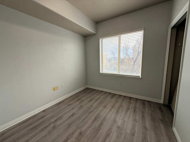 Building Photo - 175 Albion Village Way