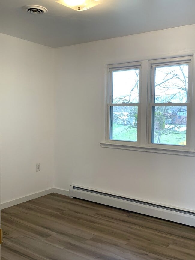 Building Photo - Charming 3-Bedroom, 1-Bath Single-Family Home
