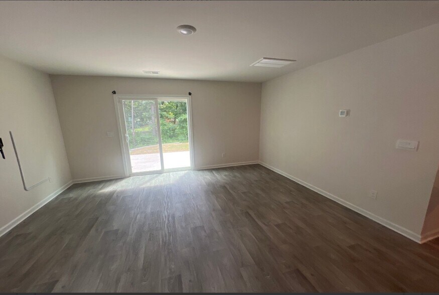 Building Photo - 2176 Elmridge Rd