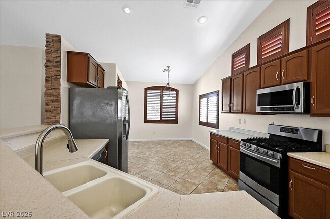 Building Photo - 5840 Coconut Creek St