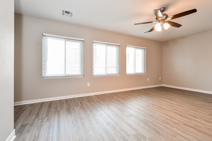 Building Photo - 9352 Roping Cowboy Ave