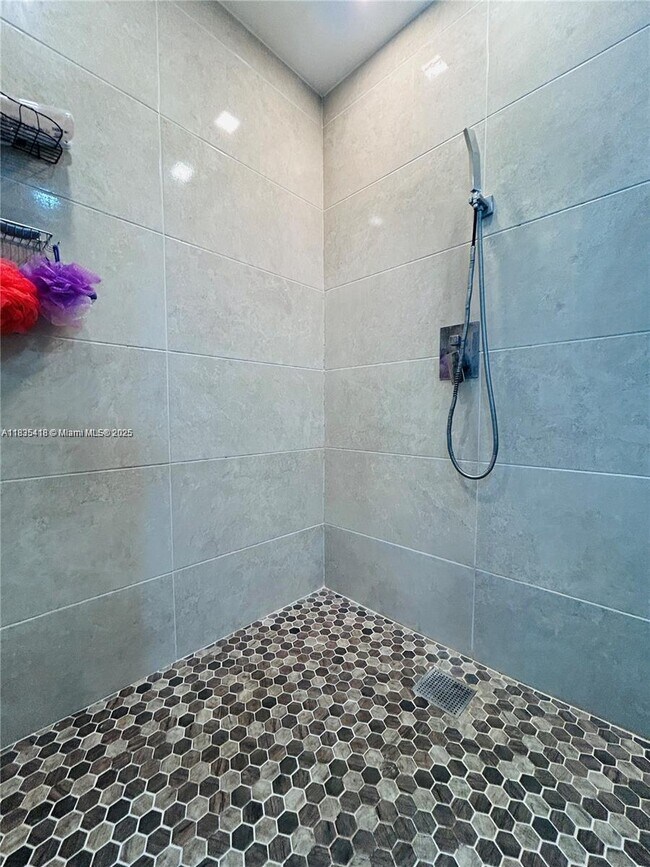 Building Photo - 8610 SW 156th Pl