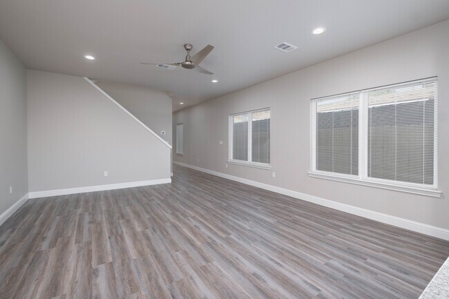 Building Photo - 1711 2nd Ave