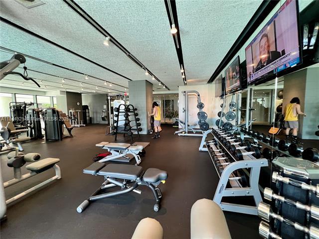 Building Photo - 460 NE 28th St