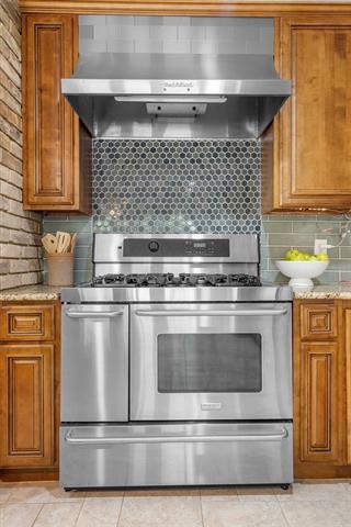 Building Photo - 2016 Pembrooke Pl