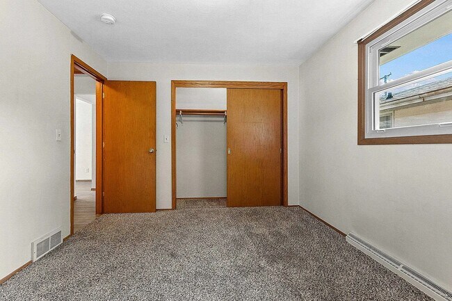 Bedroom 2 - 2416 E Newberry St