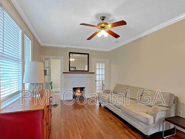 Building Photo - 521 E 49th St