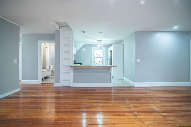 Building Photo - 80-80 Forest St