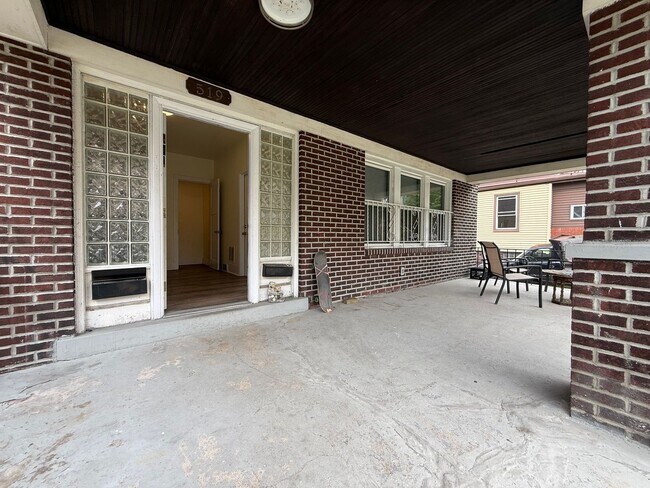 Building Photo - Updated 1-BR Apartment Now Available in Munhall/Homestead!