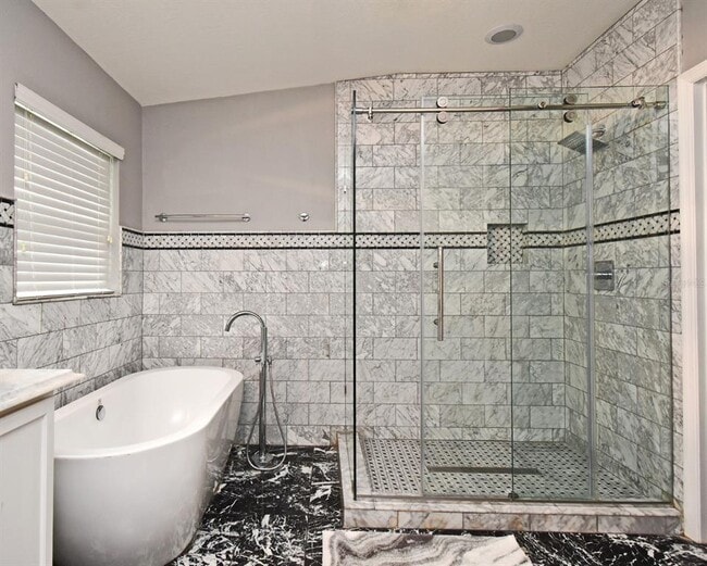 Building Photo - 475 Nadeau Way