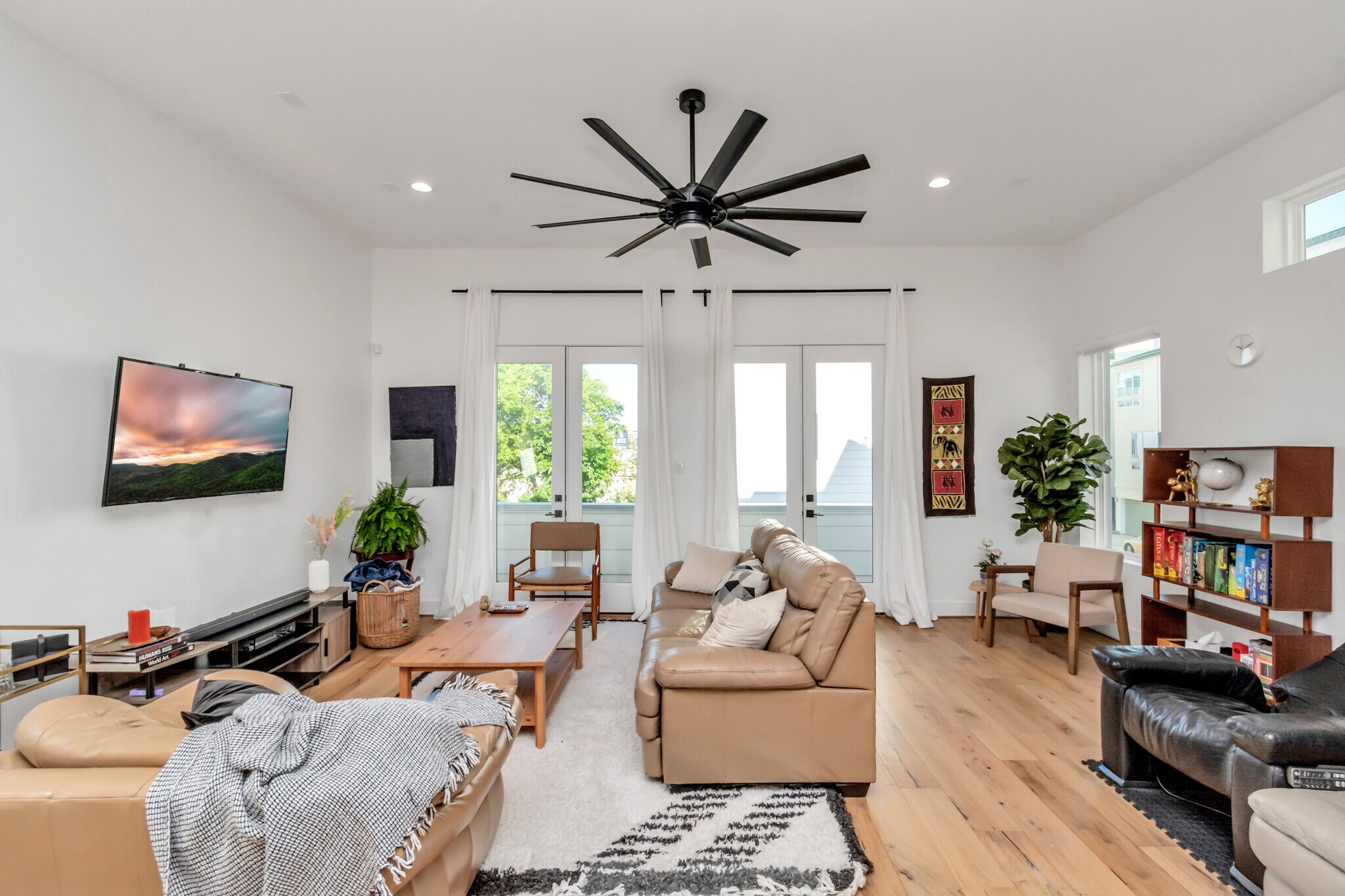 Living Room - 1815 Elite Dr
