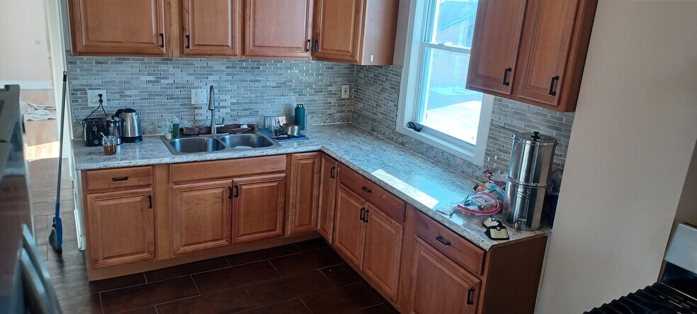 Building Photo - 6458 S Paulina St