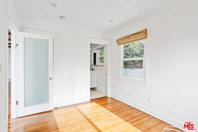 Building Photo - 6217 Poppy Peak Dr