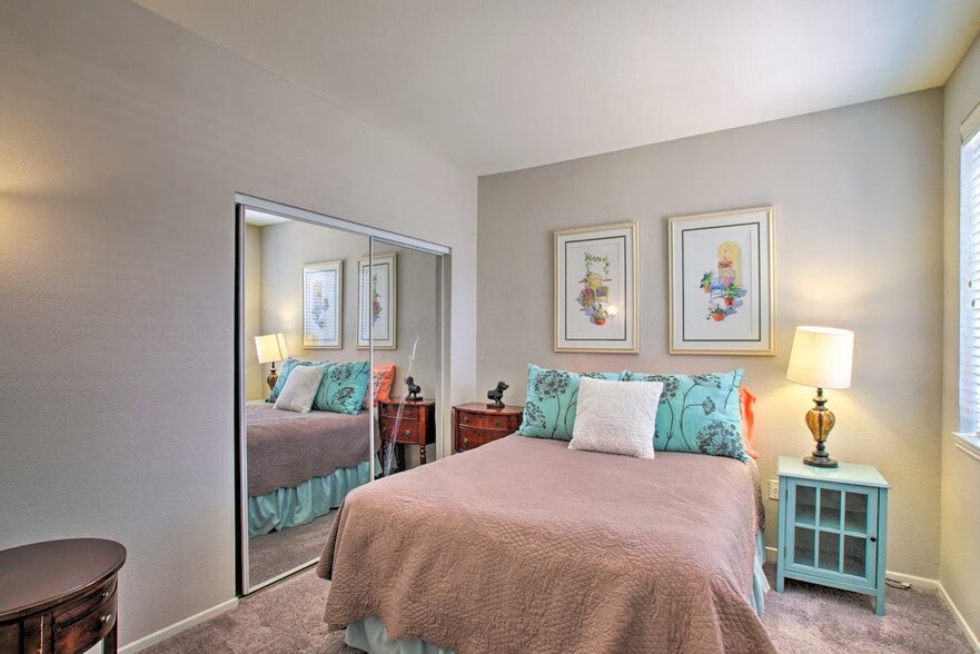 Building Photo - 7009 E Acoma Dr