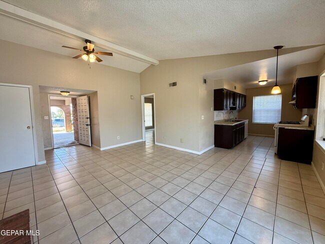 Building Photo - 7113 El Cajon Dr