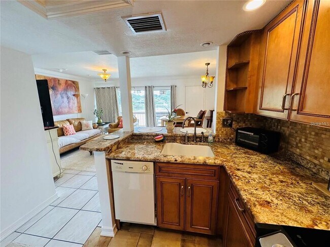 Building Photo - 614 Orange Dr