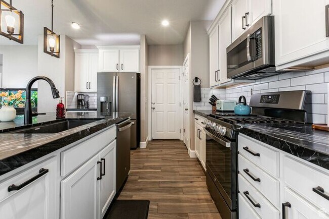 Building Photo - Awesome upgraded House w 2 car attached