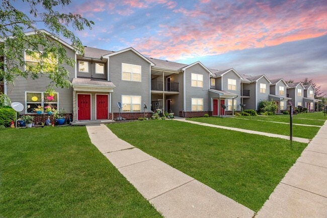 Building Photo - Conveniently Located on 32 in Crawfordsville******Large 2 Bedroom******Comfortable Living