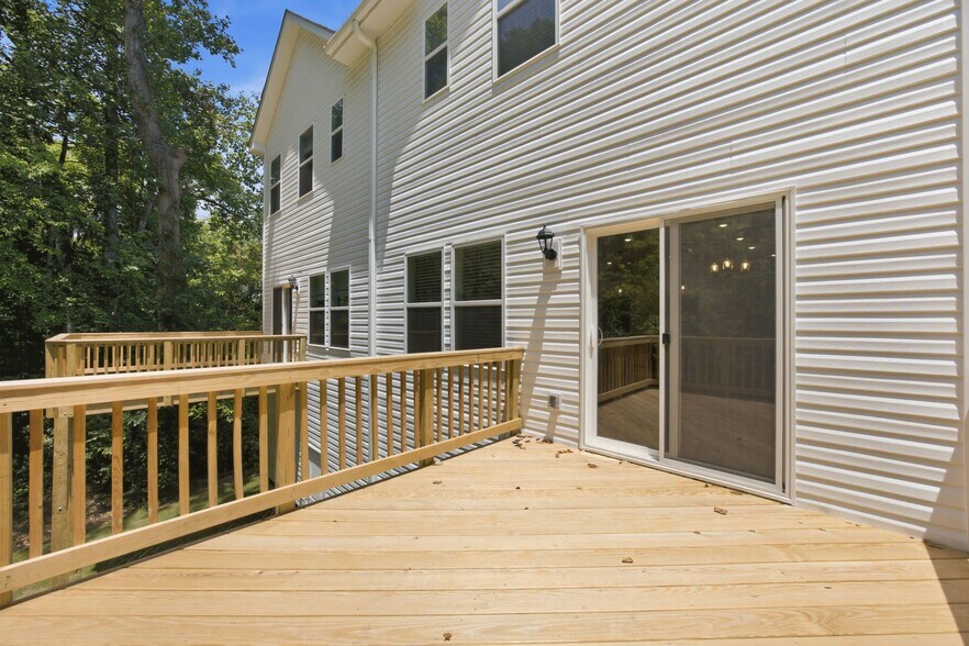 Building Photo - 3018 Reid Ave