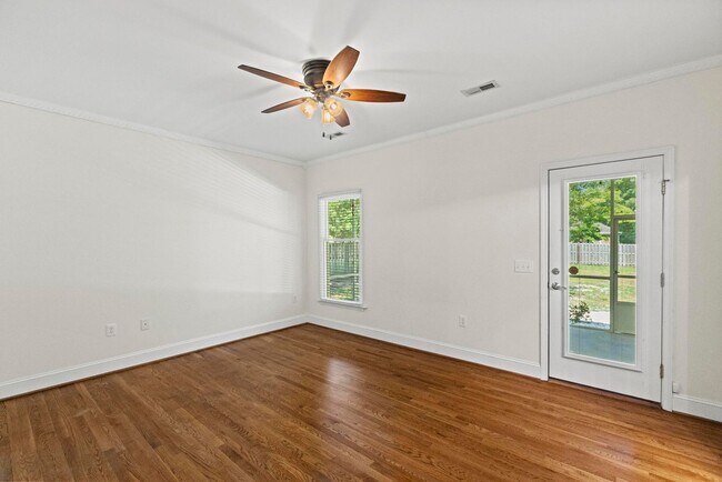 Building Photo - Large Leland Home for rent with Fenced Back Yard!