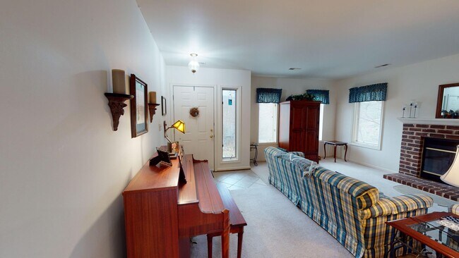 Building Photo - Short Term Furnished House