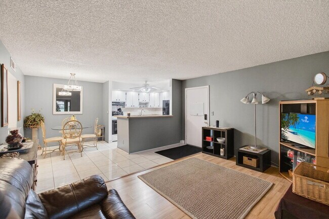 Building Photo - 15496 Lakes of Delray Blvd