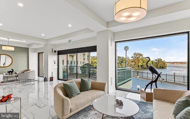 Building Photo - 501 Slaters Ln