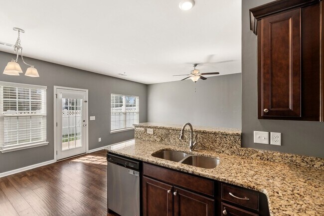 Building Photo - 105 Dursley Ln