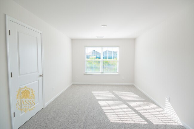 Building Photo - 1361 Secrest Cmns Dr