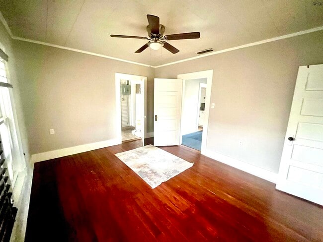 Building Photo - 2104 Taylor St