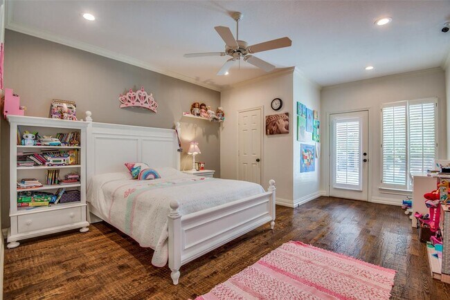 Building Photo - 5812 Richwater Dr