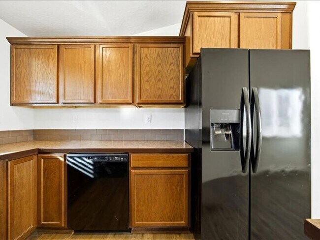 Building Photo - 9352 W 9th Pl