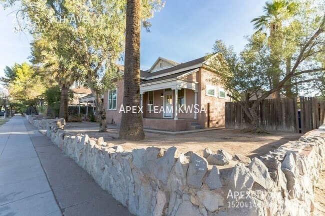 Building Photo - 245 S 5th Ave