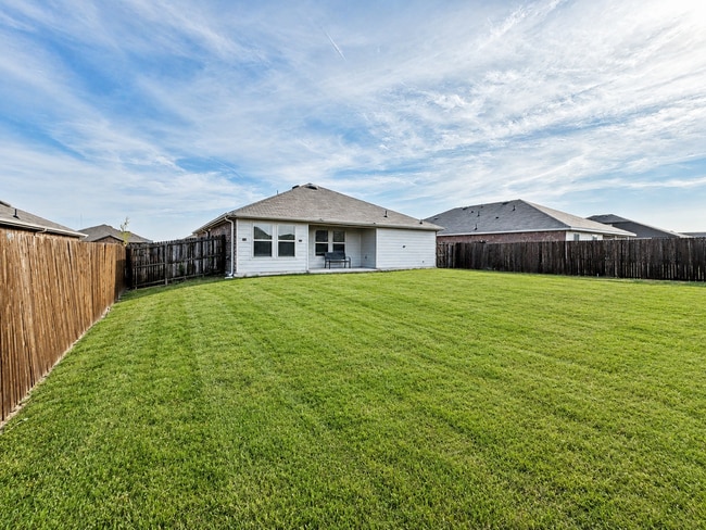 Building Photo - Practically New Home with Parks, Pools, Amazing Community!