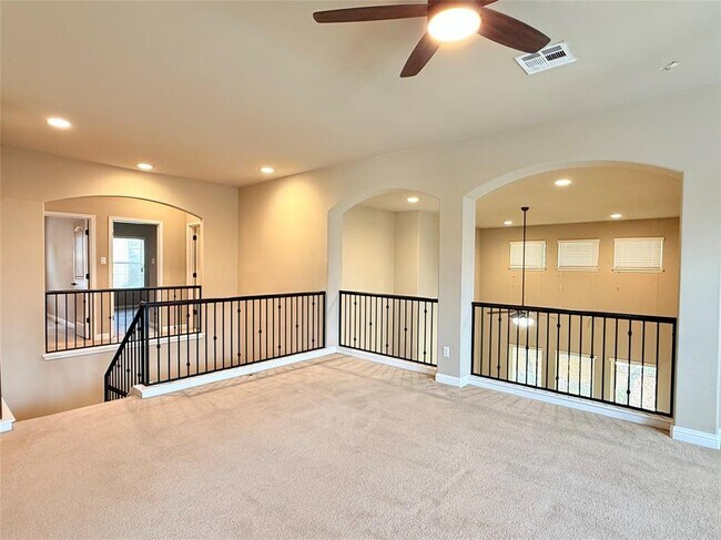 Building Photo - 404 Dry Gulch Bend
