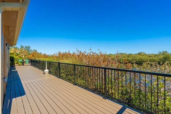 Building Photo - 2 Bedroom Nestled Away in the Heart of Daytona